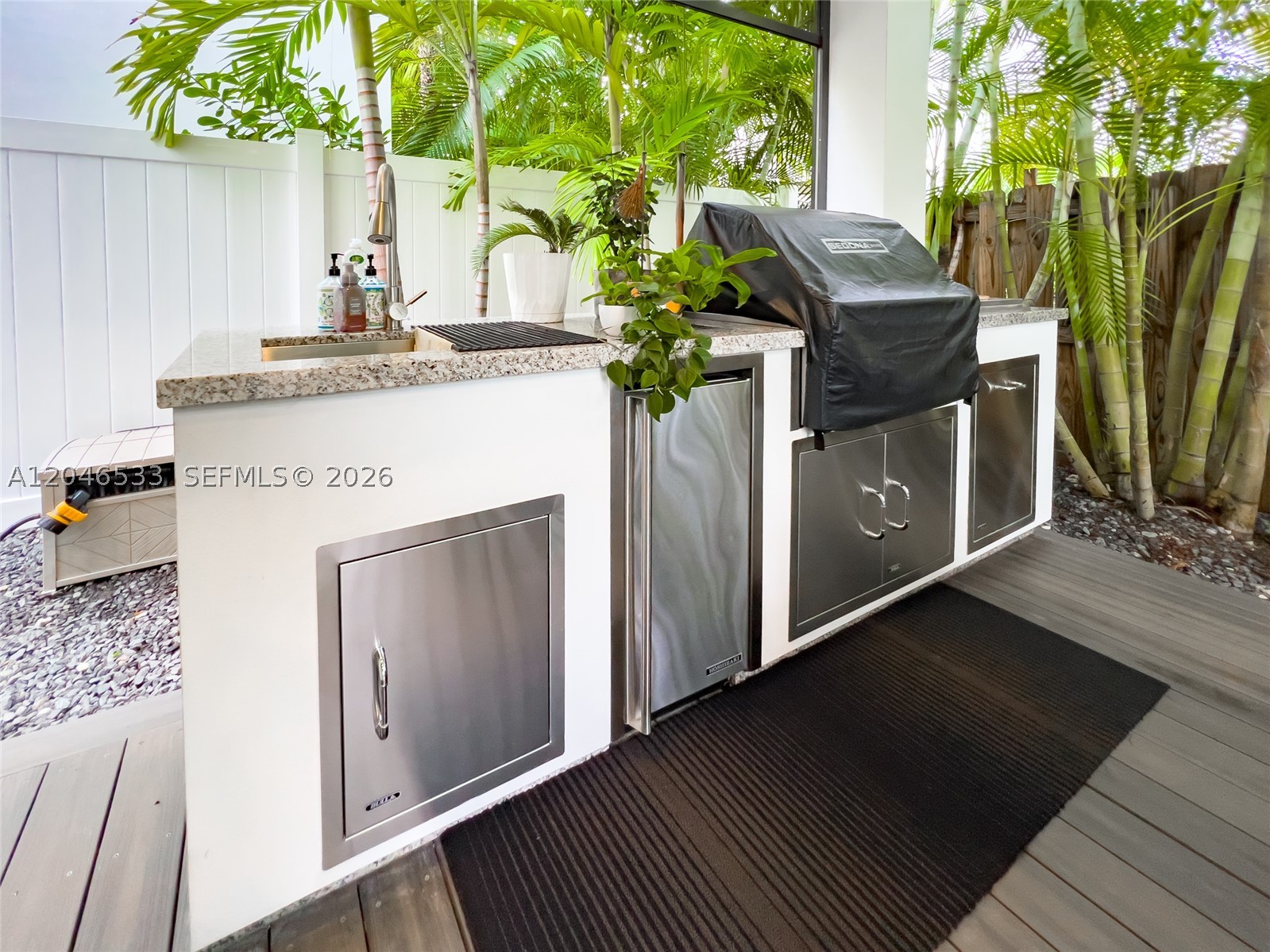 10561 NW 68th Ter, Doral FL 33178