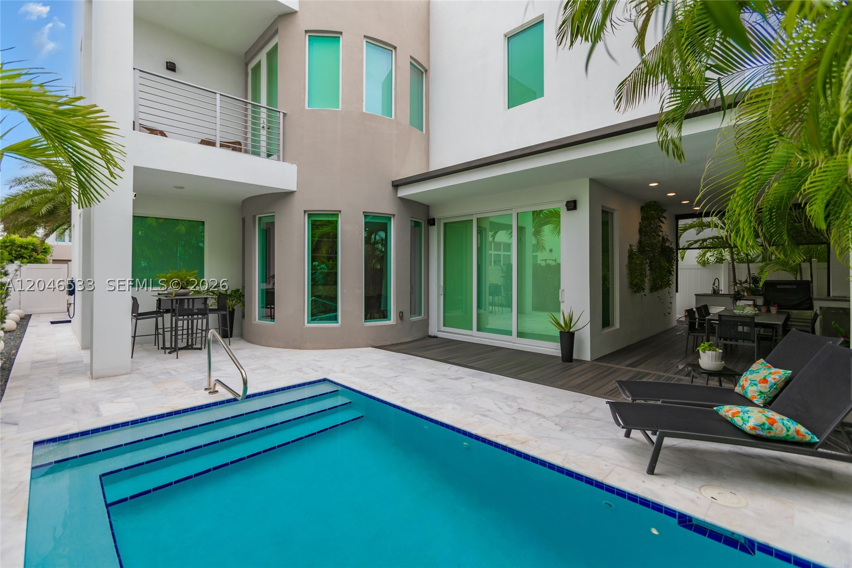 10561 NW 68th Ter, Doral FL 33178
