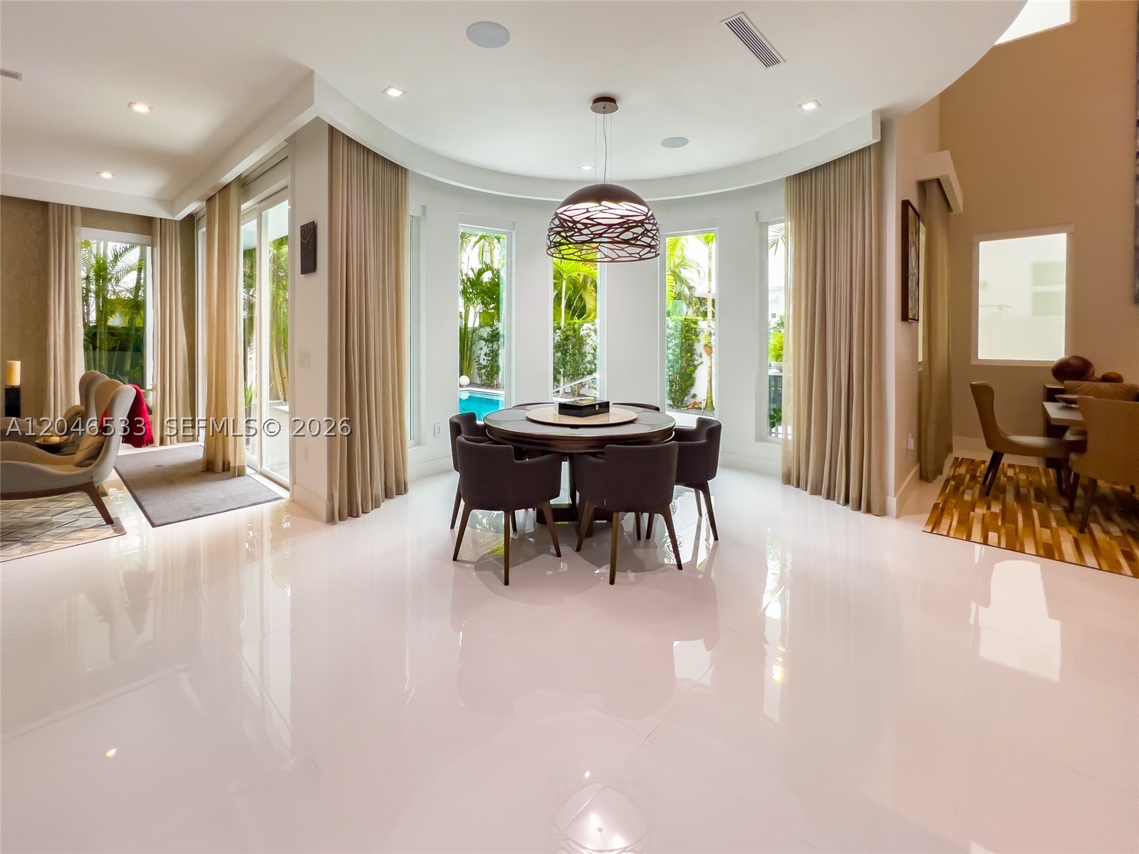10561 NW 68th Ter, Doral FL 33178
