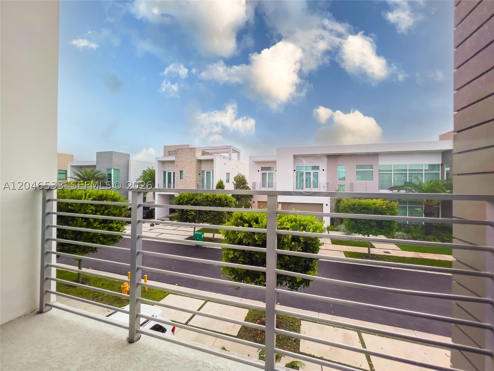 10561 NW 68th Ter, Doral FL 33178