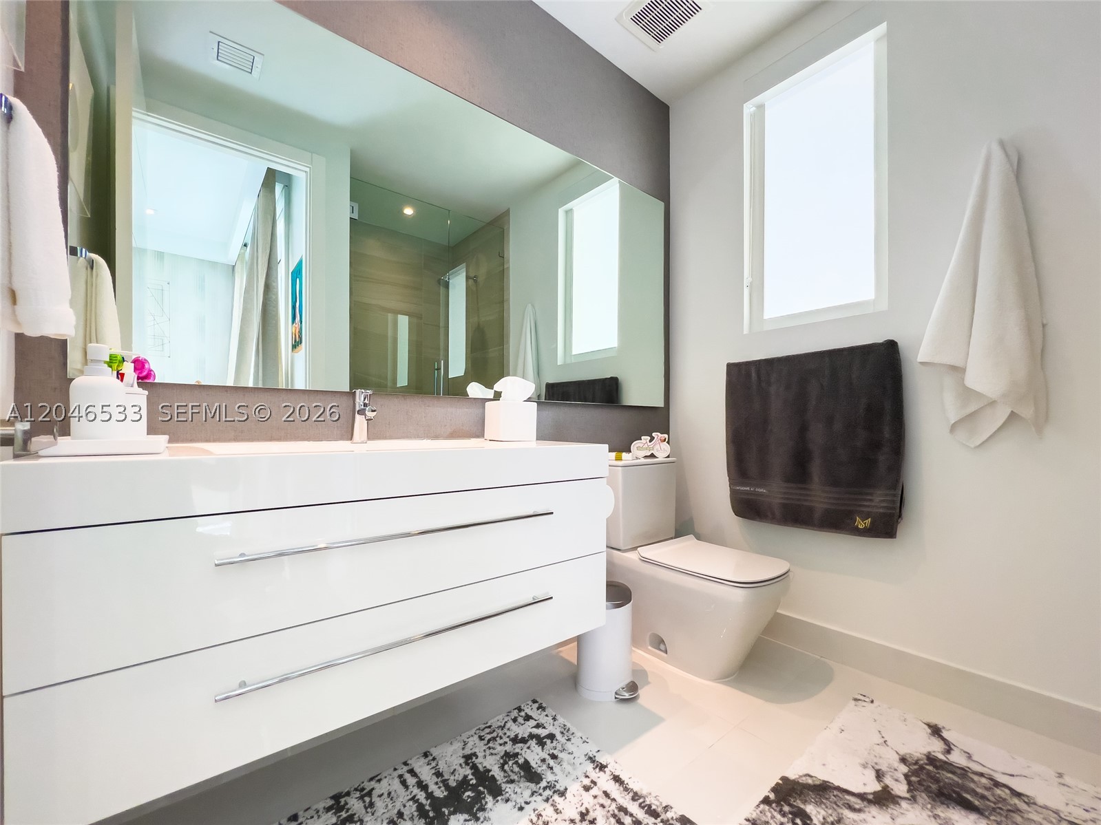 10561 NW 68th Ter, Doral FL 33178