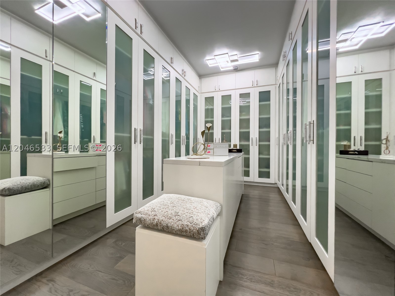 10561 NW 68th Ter, Doral FL 33178