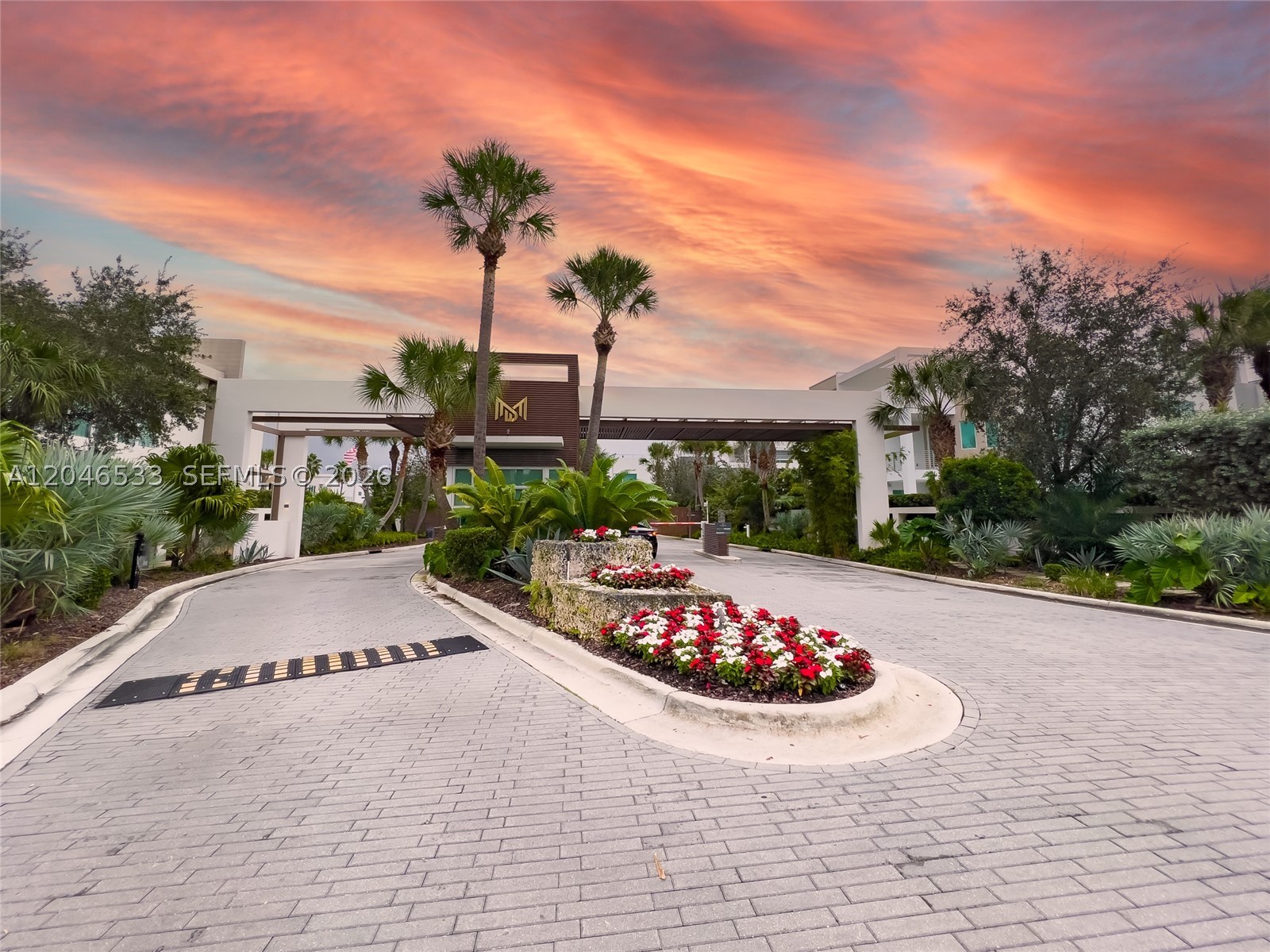 10561 NW 68th Ter, Doral FL 33178