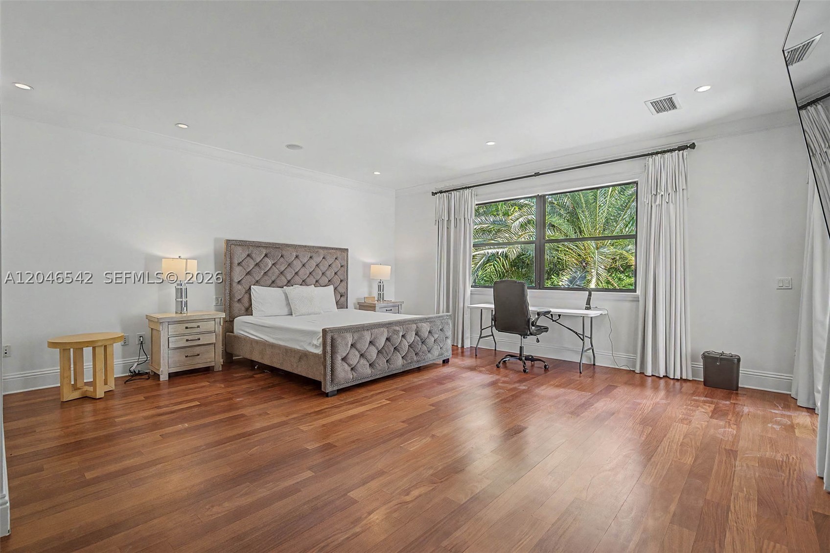 2561 Trapp Ave, Miami FL 33133