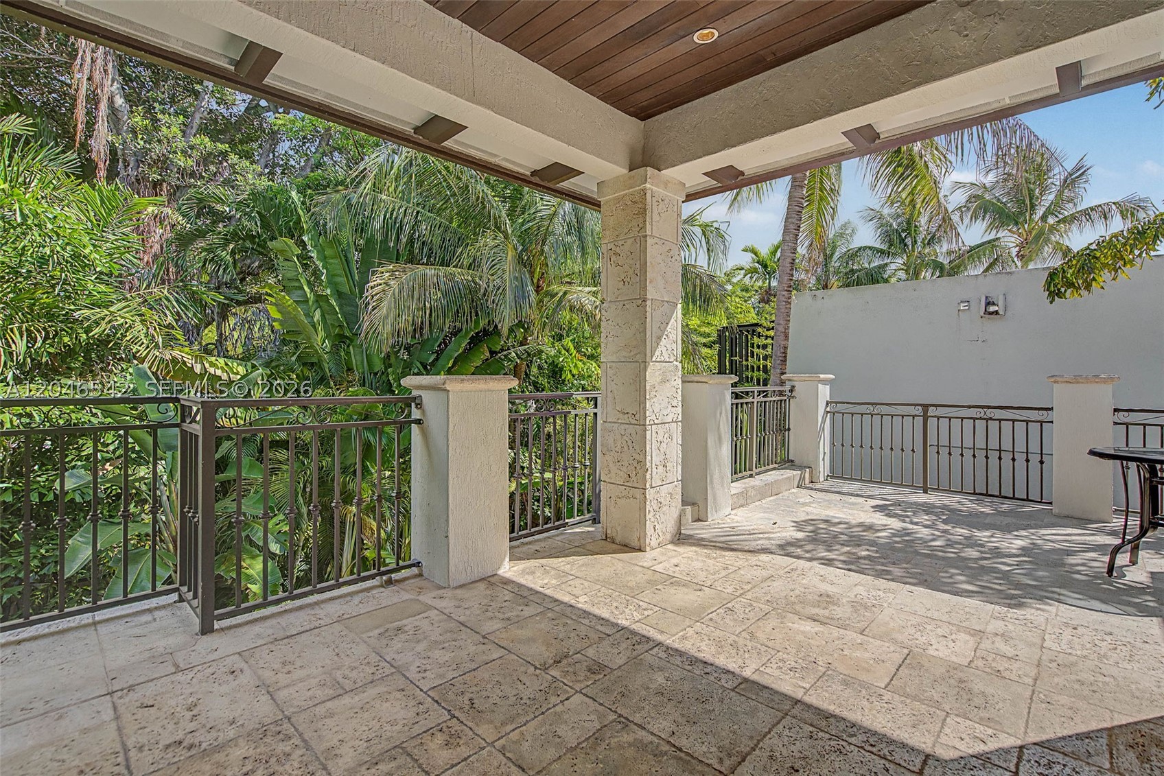 2561 Trapp Ave, Miami FL 33133