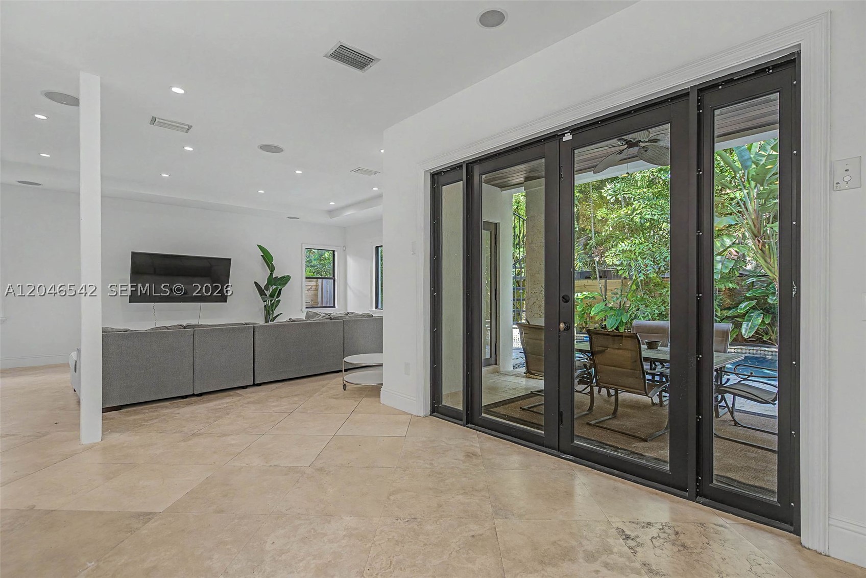 2561 Trapp Ave, Miami FL 33133