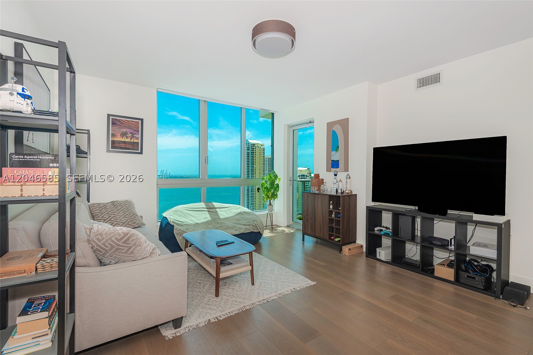 300 S Biscayne Blvd #T-2612, Miami FL 33131