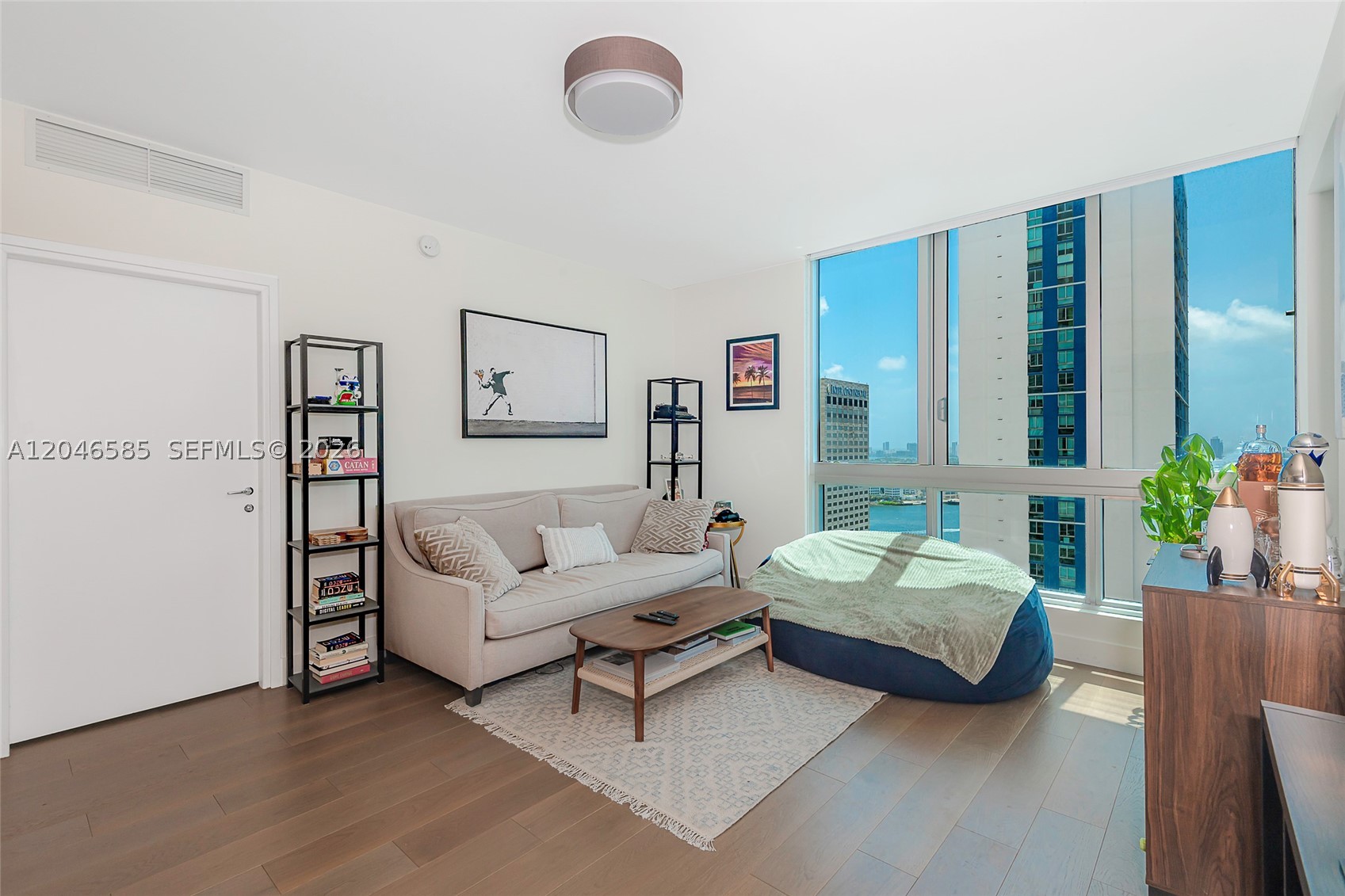 300 S Biscayne Blvd #T-2612, Miami FL 33131