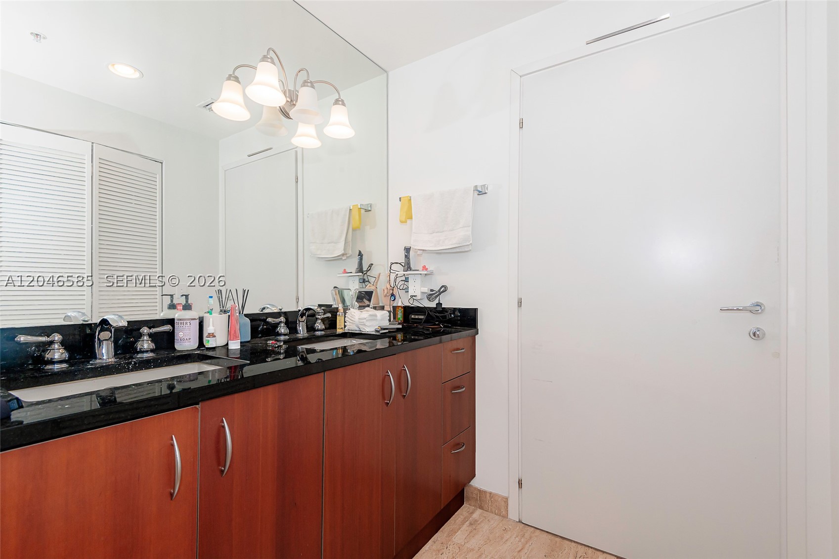 300 S Biscayne Blvd #T-2612, Miami FL 33131