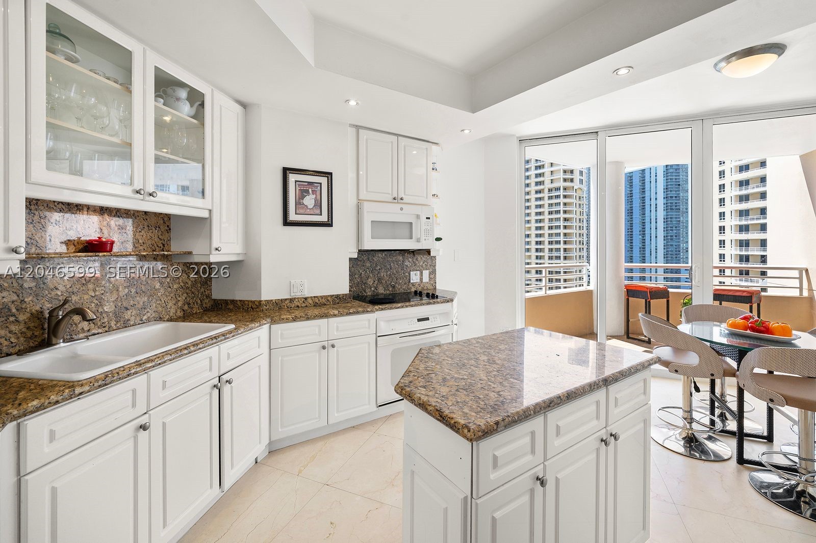 808 Brickell Key Dr #1808, Miami FL 33131