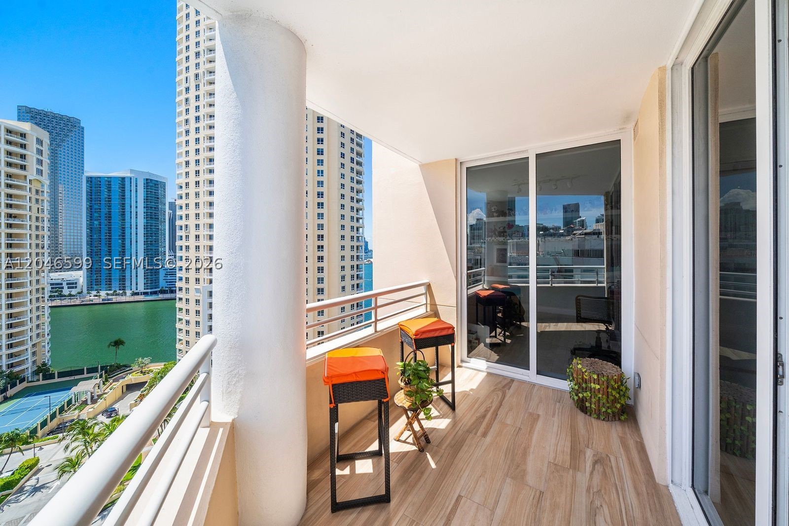 808 Brickell Key Dr #1808, Miami FL 33131