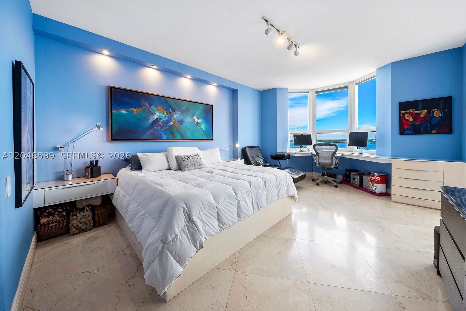 808 Brickell Key Dr #1808, Miami FL 33131