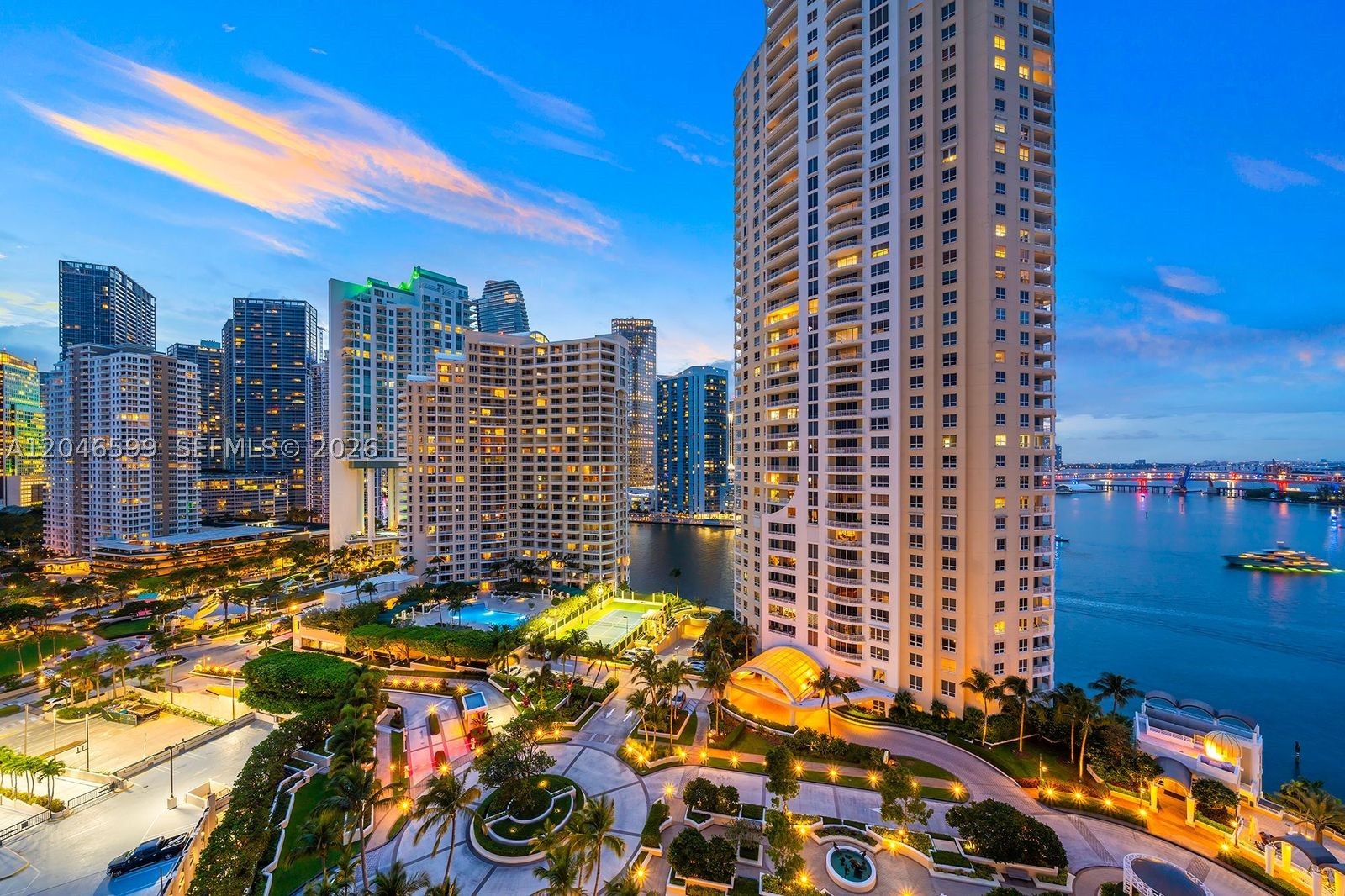 808 Brickell Key Dr #1808, Miami FL 33131