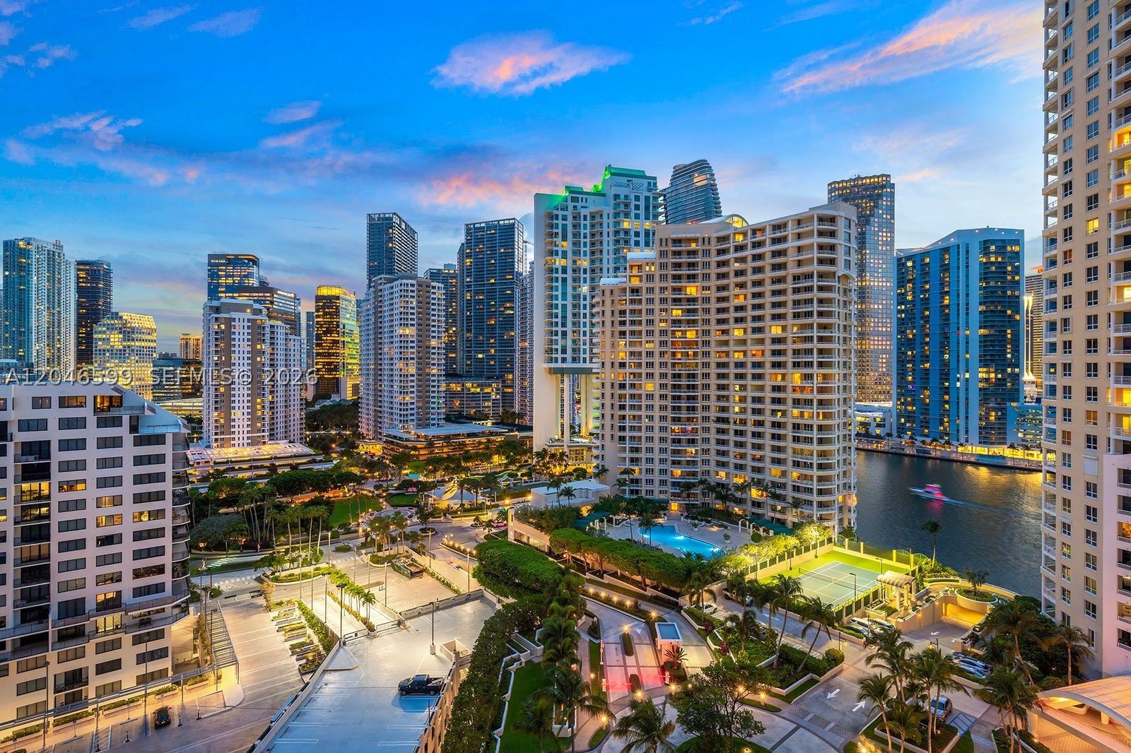 808 Brickell Key Dr #1808, Miami FL 33131