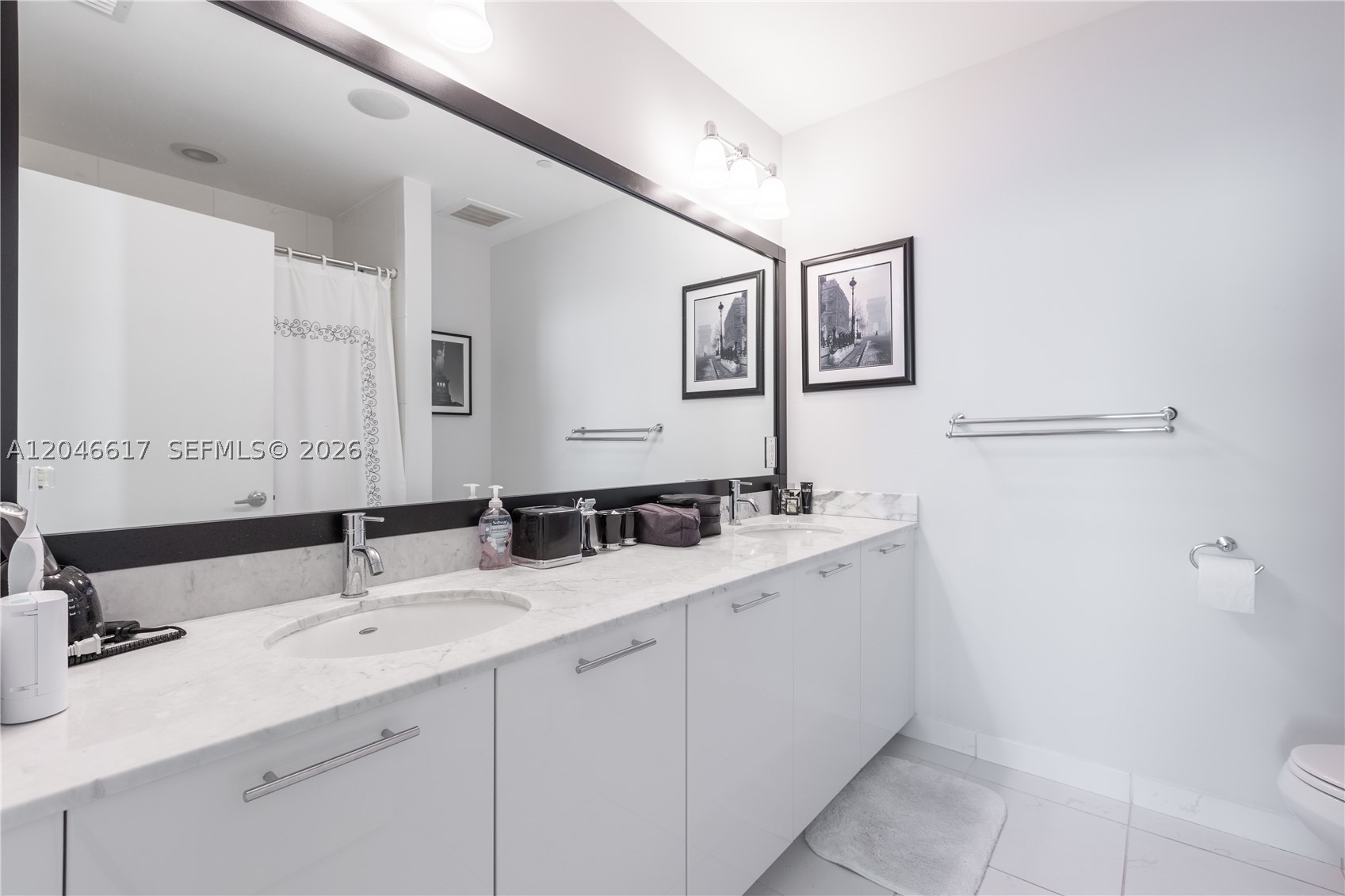 950 Brickell Bay Dr #5011, Miami FL 33131