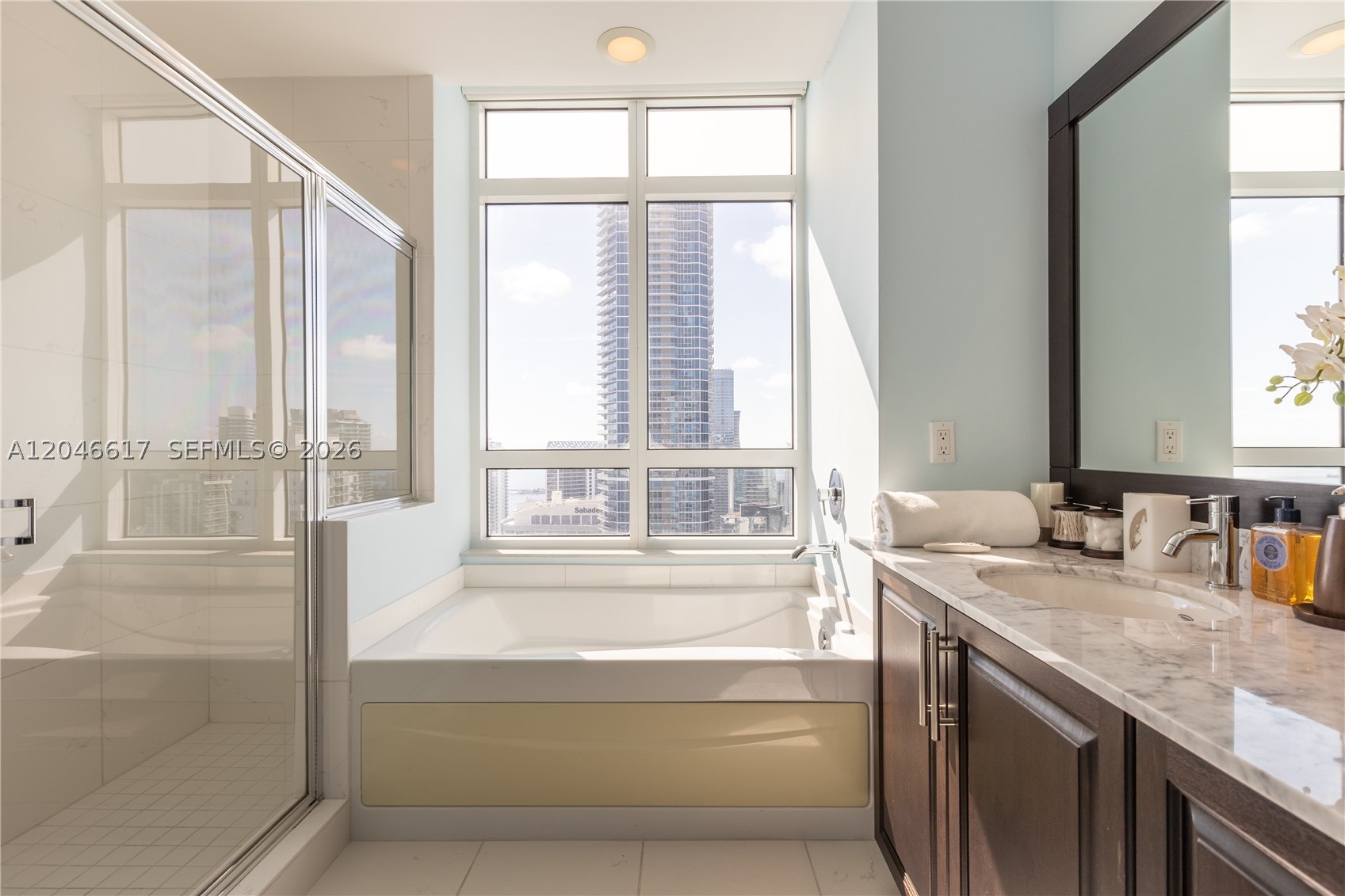 950 Brickell Bay Dr #5011, Miami FL 33131