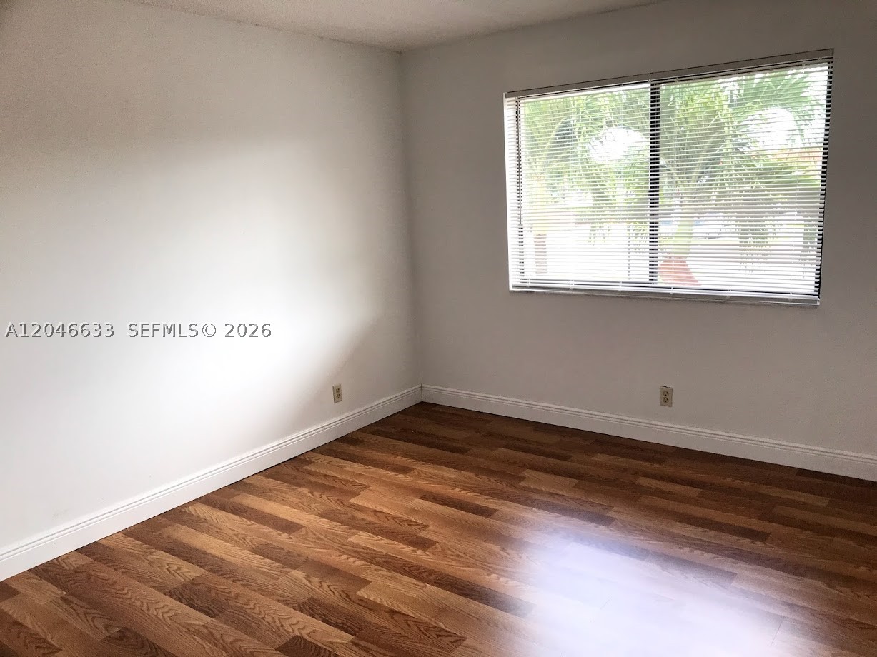 369 Lakeview Dr #203, Weston FL 33326