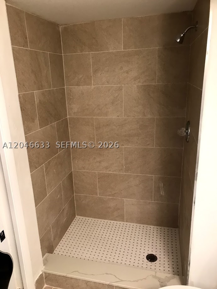 369 Lakeview Dr #203, Weston FL 33326