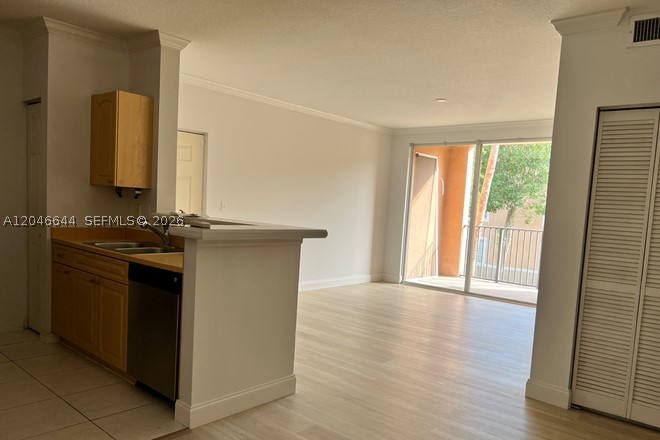 6841 SW 44th St #204, Miami FL 33155