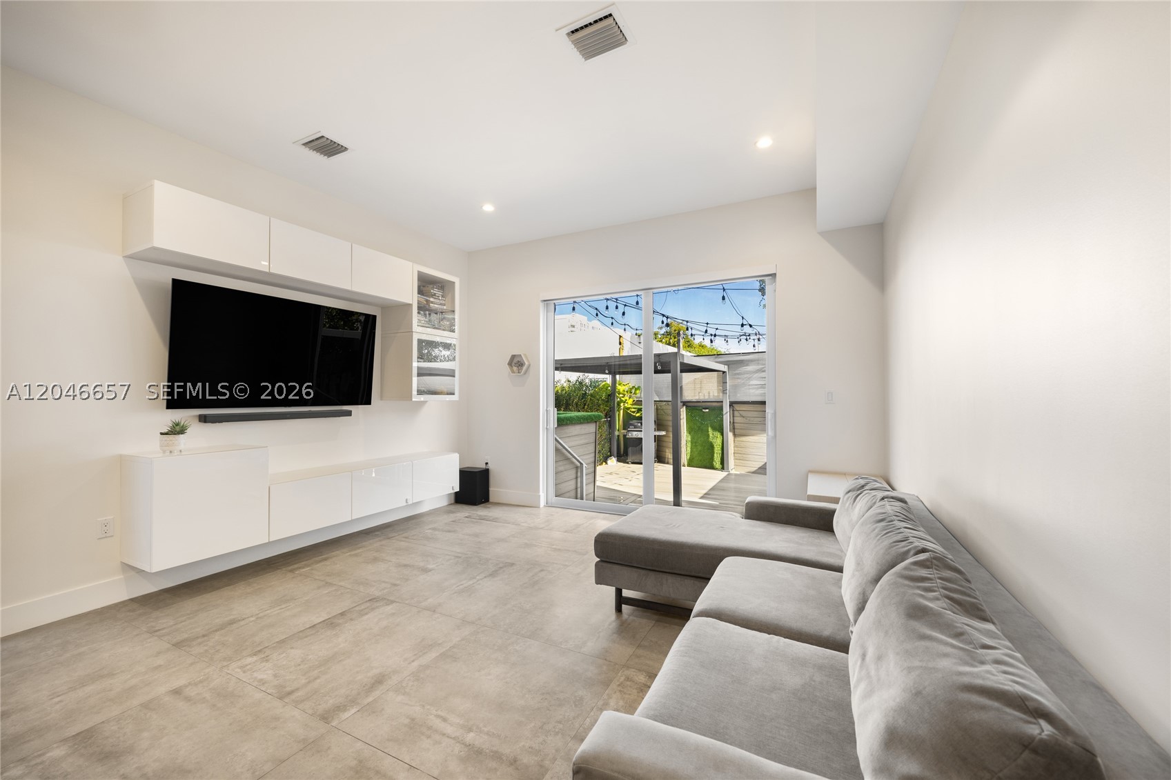 3655 SW 25th St #3655, Miami FL 33133