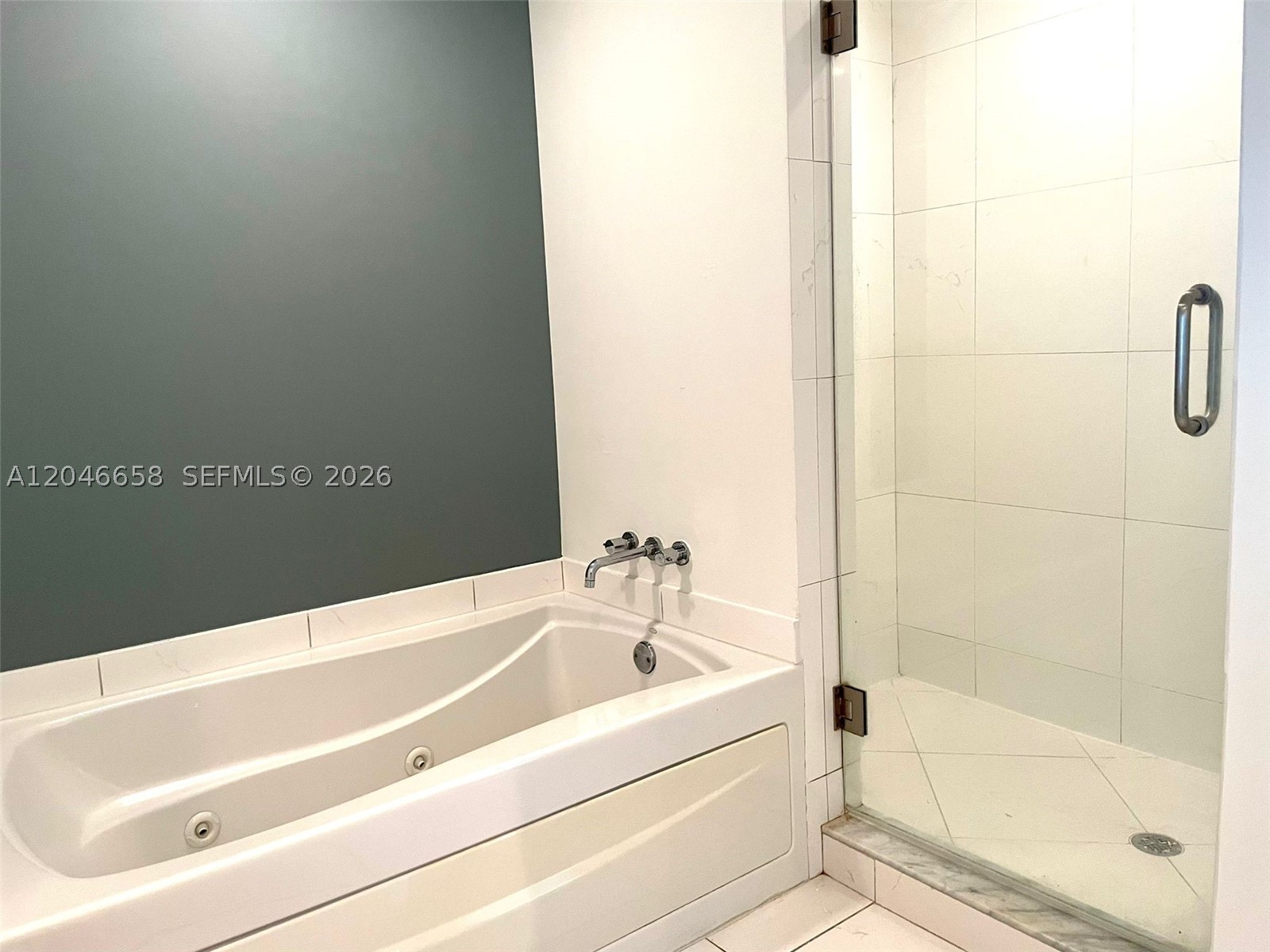500 Brickell Ave #2006, Miami FL 33131