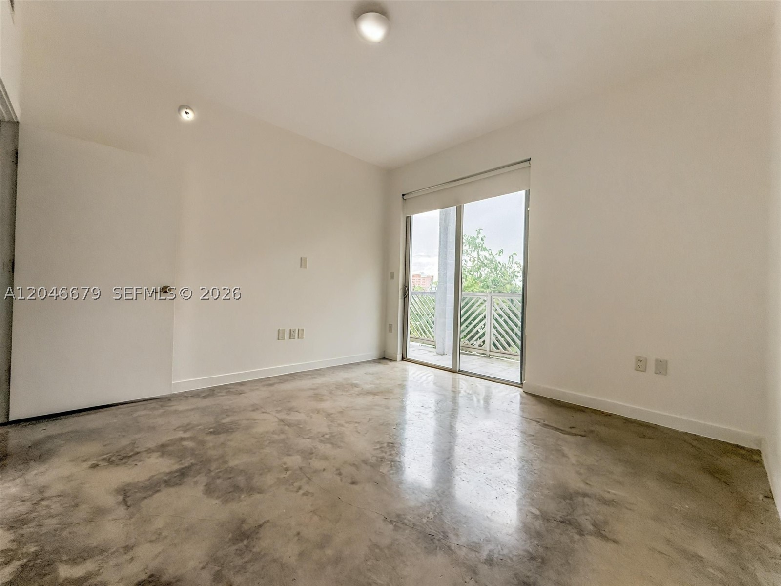 761 NW 1st St #302, Miami FL 33128