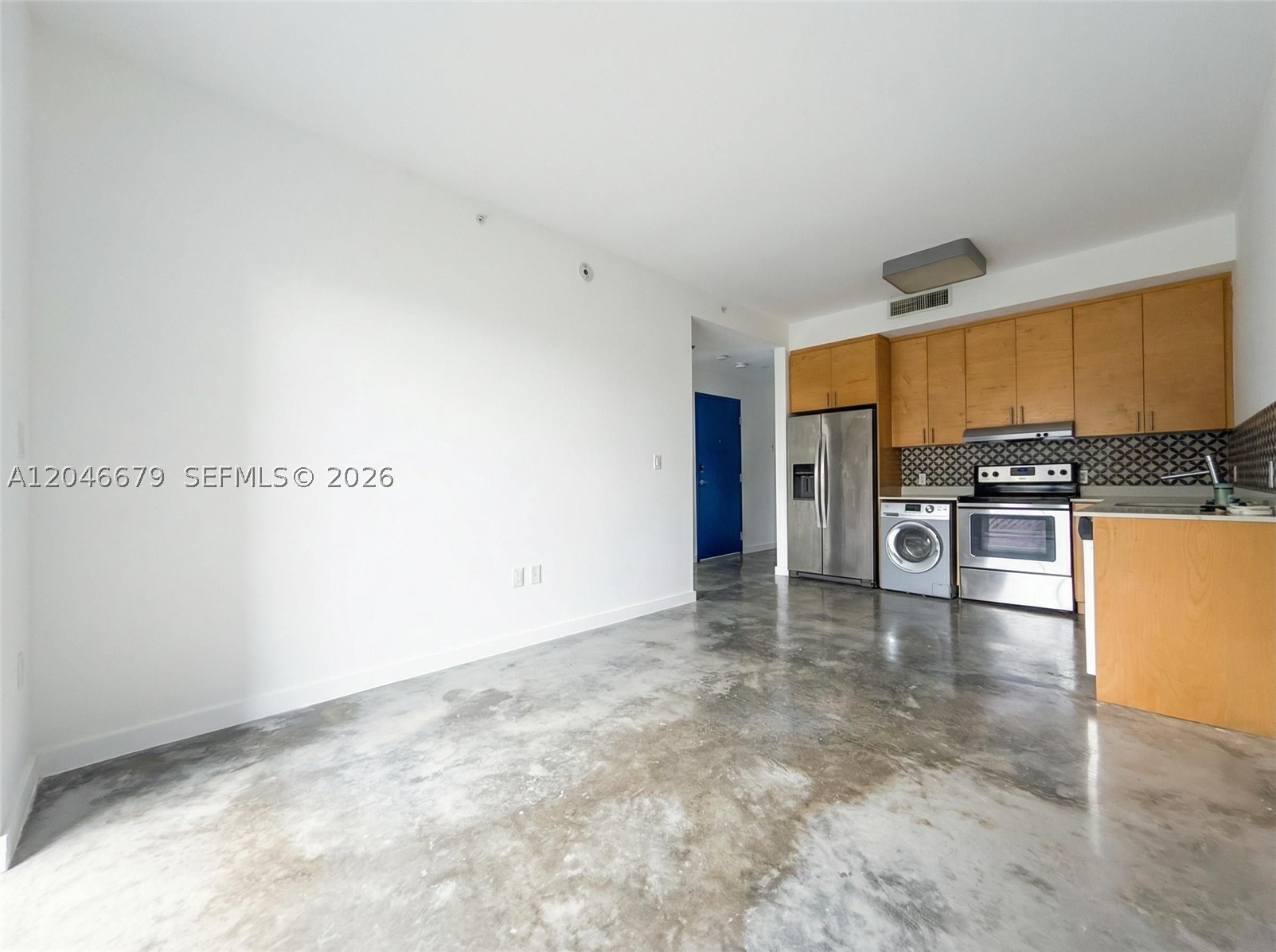 761 NW 1st St #302, Miami FL 33128