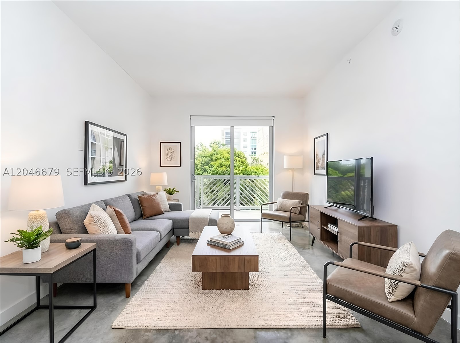761 NW 1st St #302, Miami FL 33128