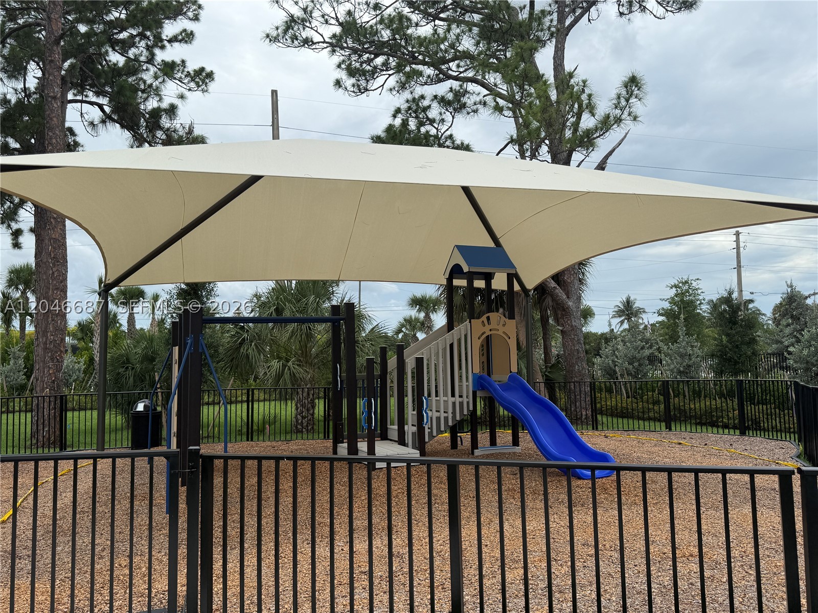 4286 Efendi Drive, Lantana FL 33462