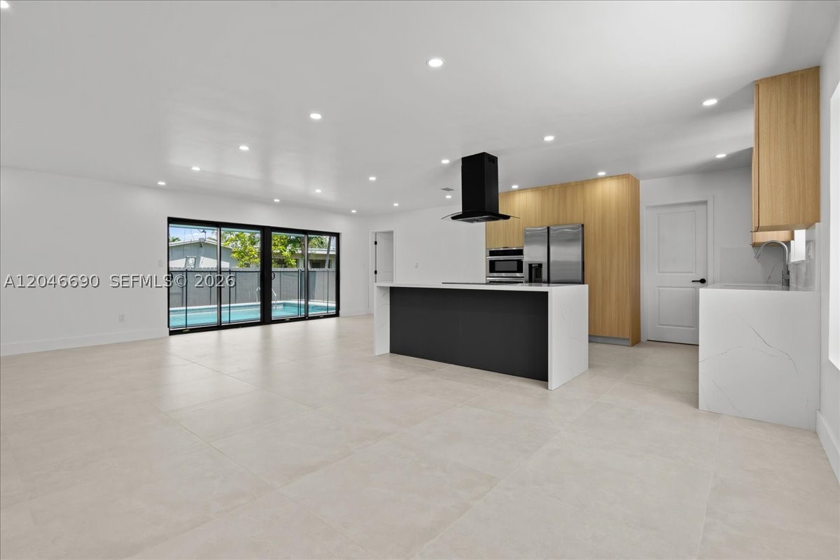 15920 SW 105th Ave, Miami FL 33157