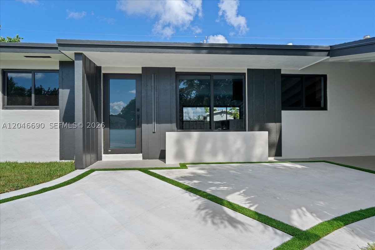 15920 SW 105th Ave, Miami FL 33157