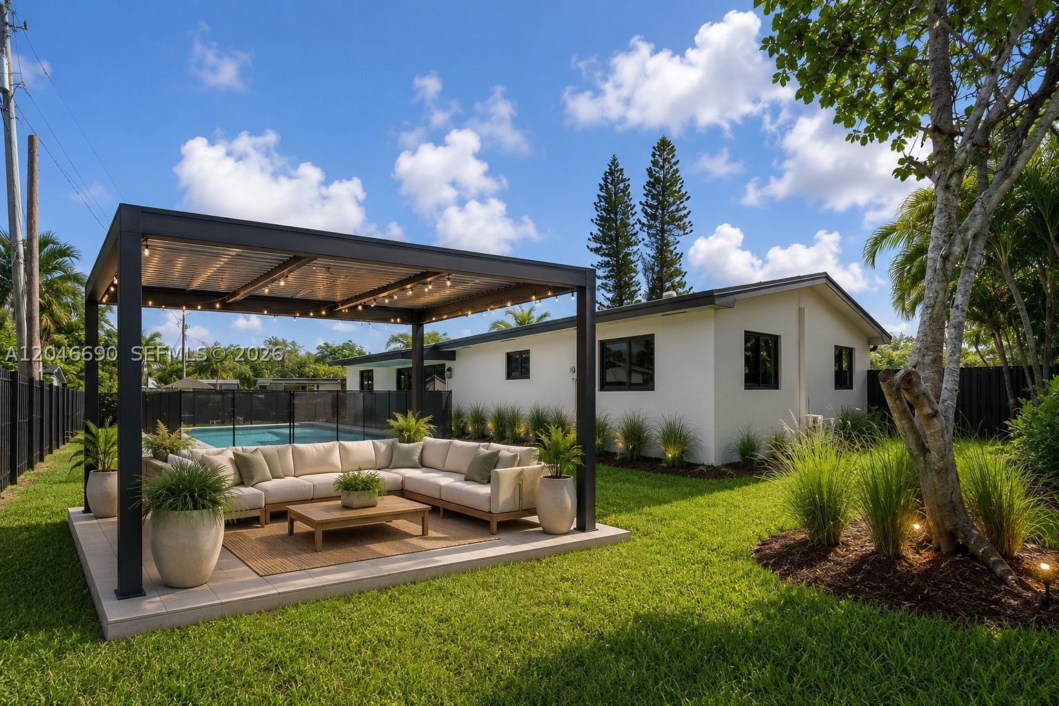 15920 SW 105th Ave, Miami FL 33157