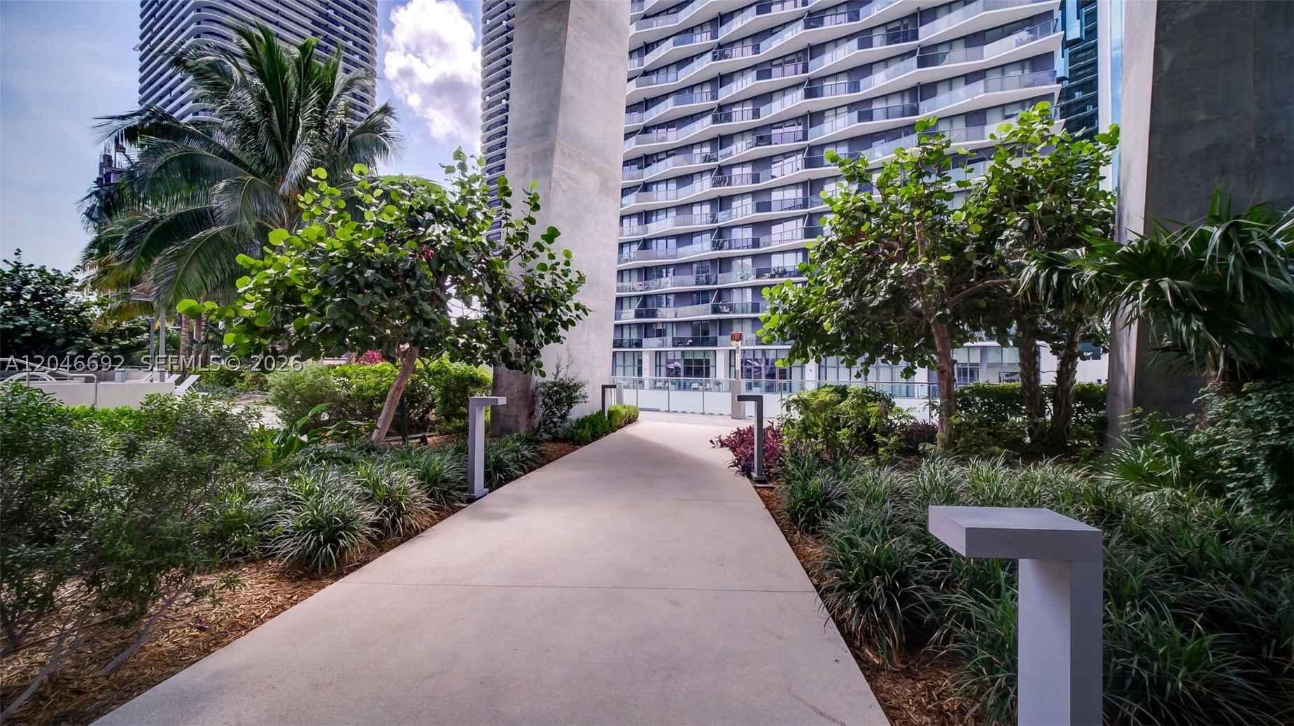 88 SW 7th St #3604, Miami FL 33130
