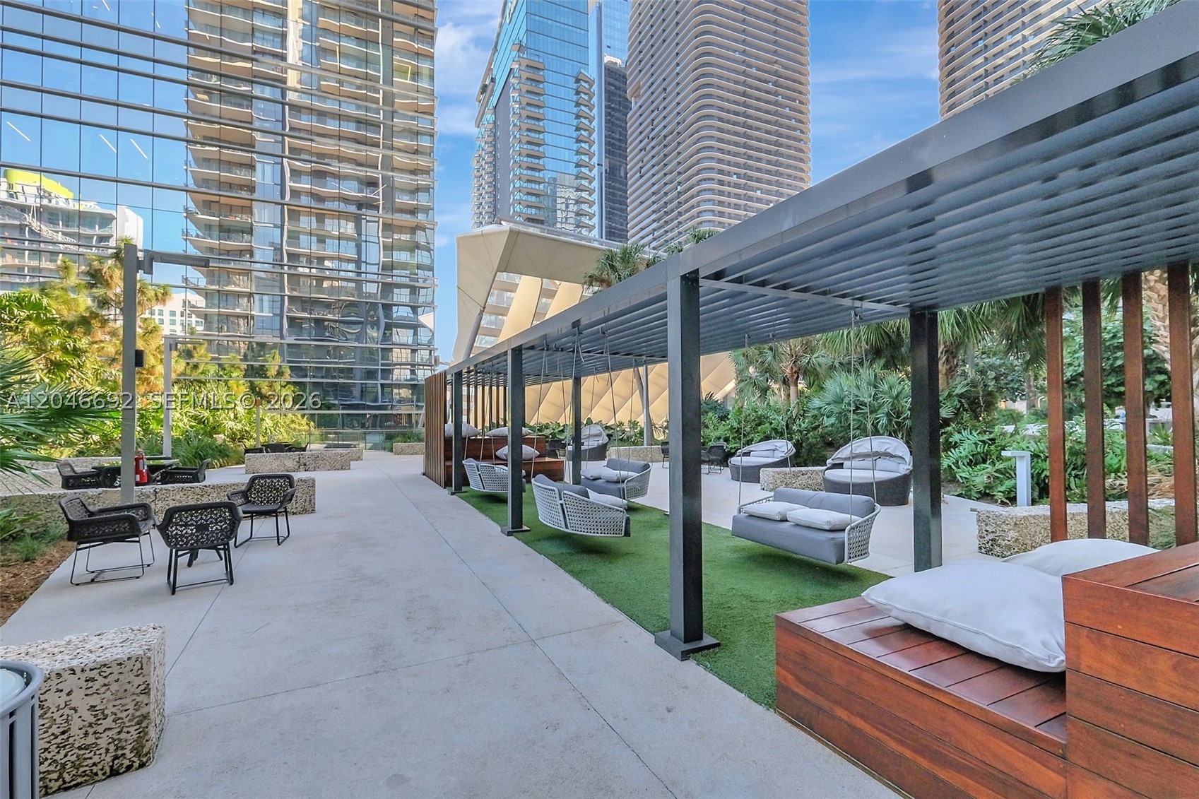88 SW 7th St #3604, Miami FL 33130