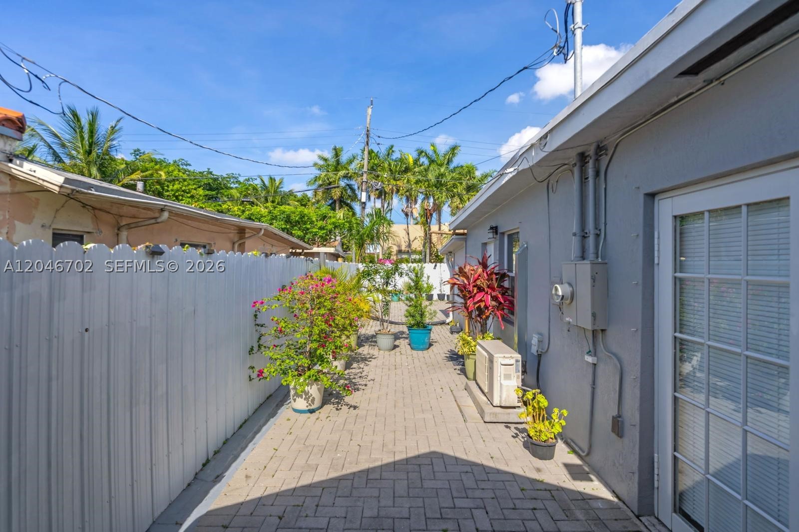 801 NW 17th Ct, Miami FL 33125