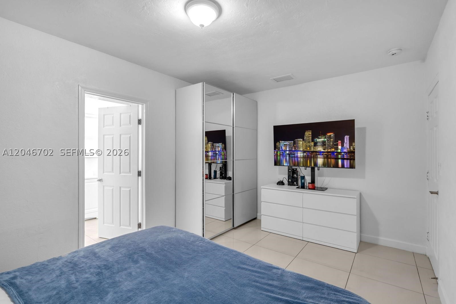 801 NW 17th Ct, Miami FL 33125
