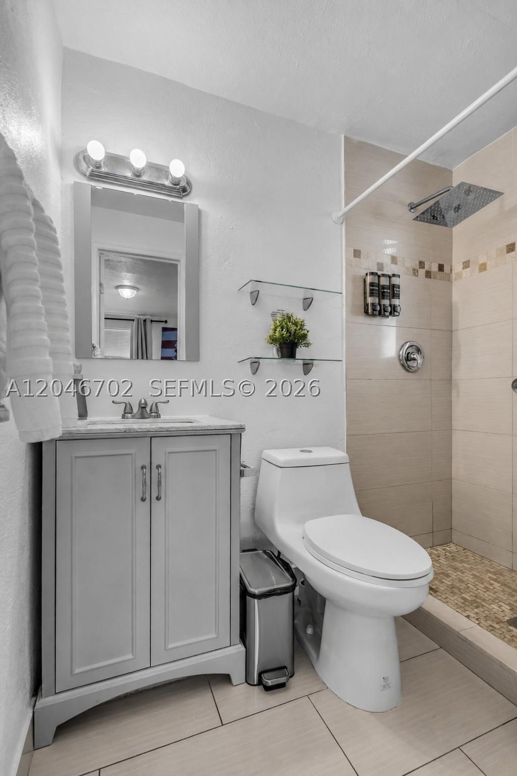 801 NW 17th Ct, Miami FL 33125