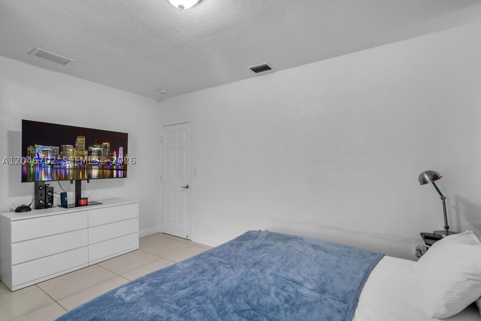 801 NW 17th Ct, Miami FL 33125