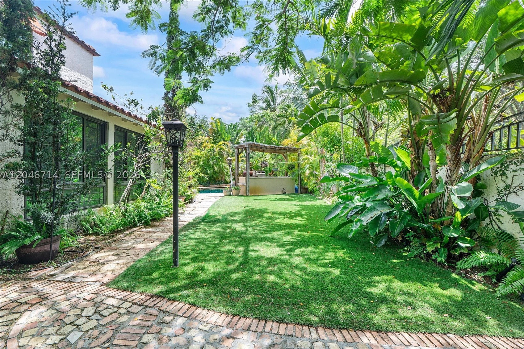 8276 E Dixie Hwy, Miami FL 33138