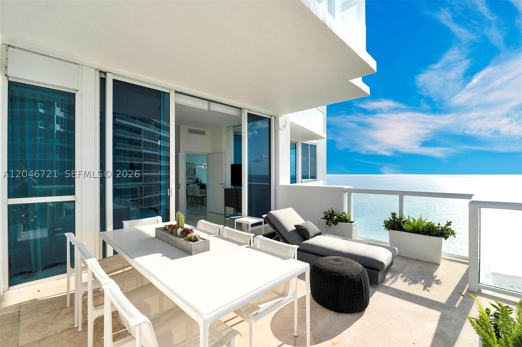 50 S Pointe Dr #2702, Miami Beach FL 33139