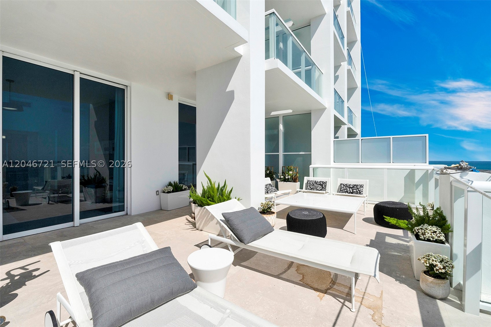 50 S Pointe Dr #2702, Miami Beach FL 33139