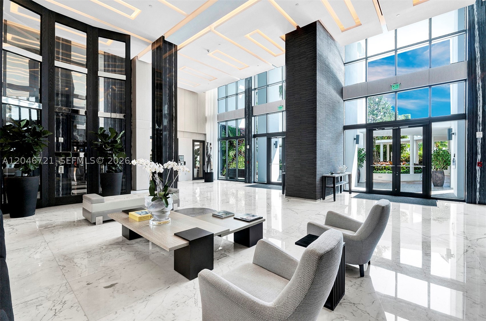50 S Pointe Dr #2702, Miami Beach FL 33139
