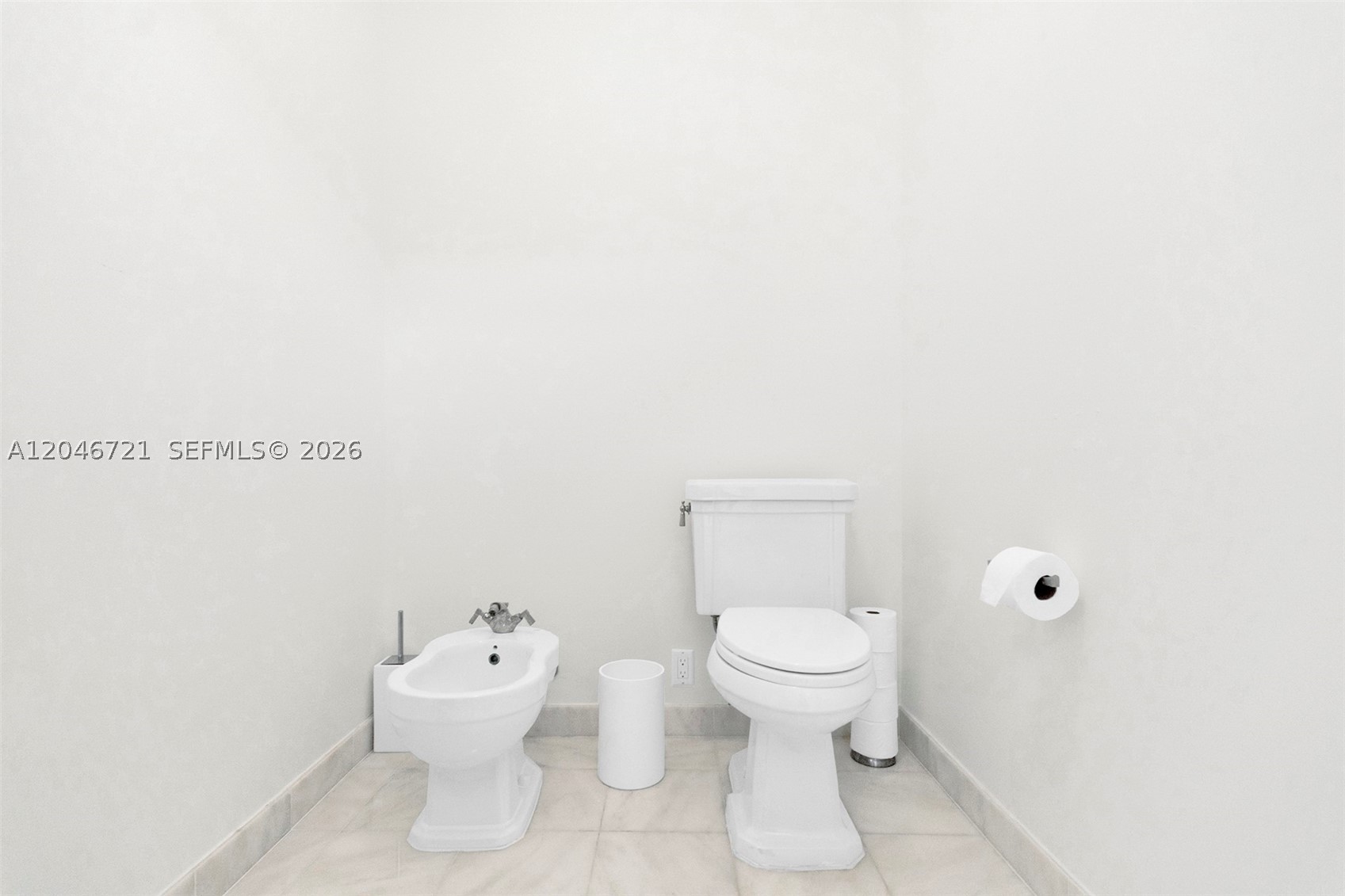 50 S Pointe Dr #2702, Miami Beach FL 33139