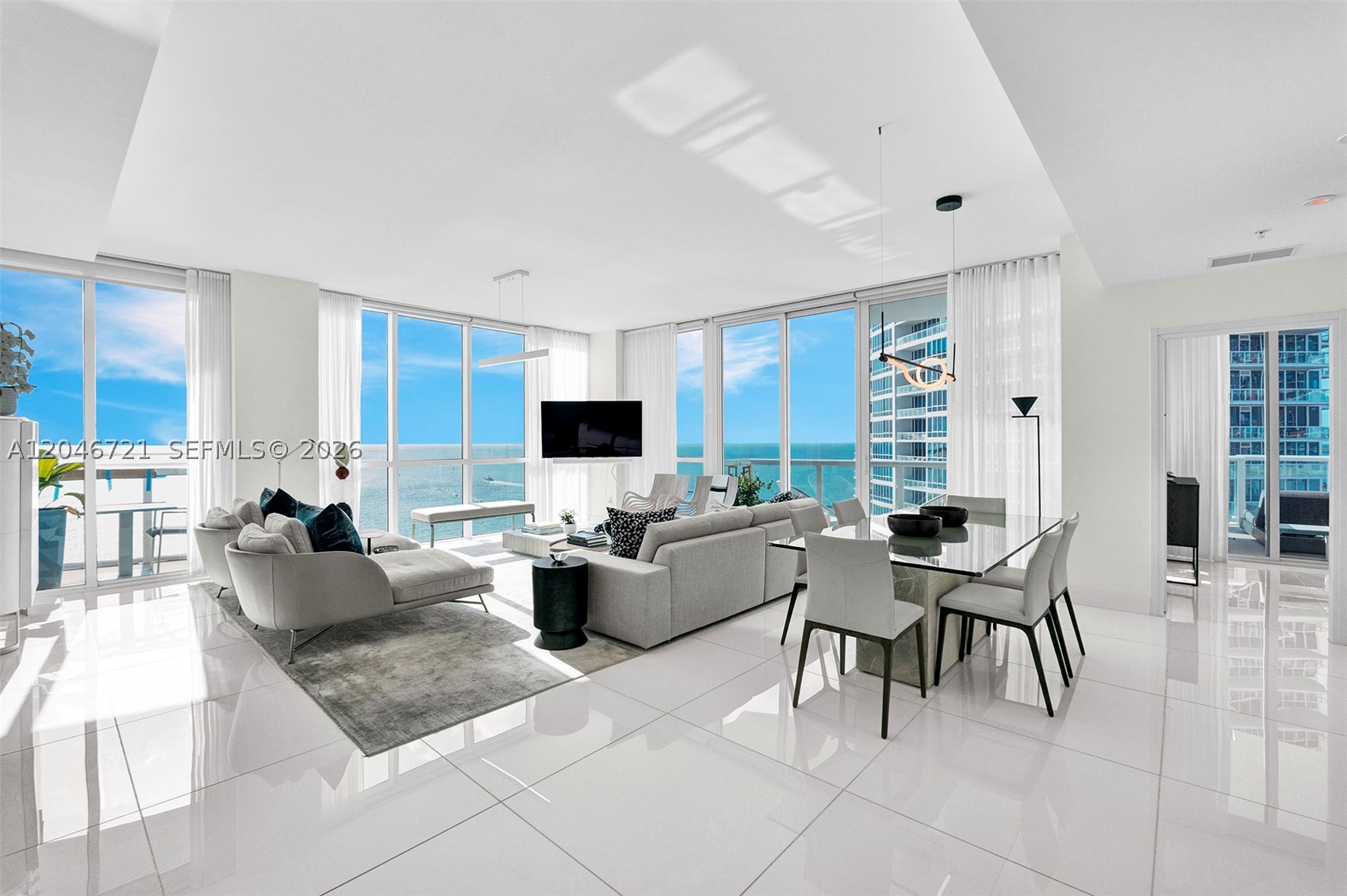 50 S Pointe Dr #2702, Miami Beach FL 33139