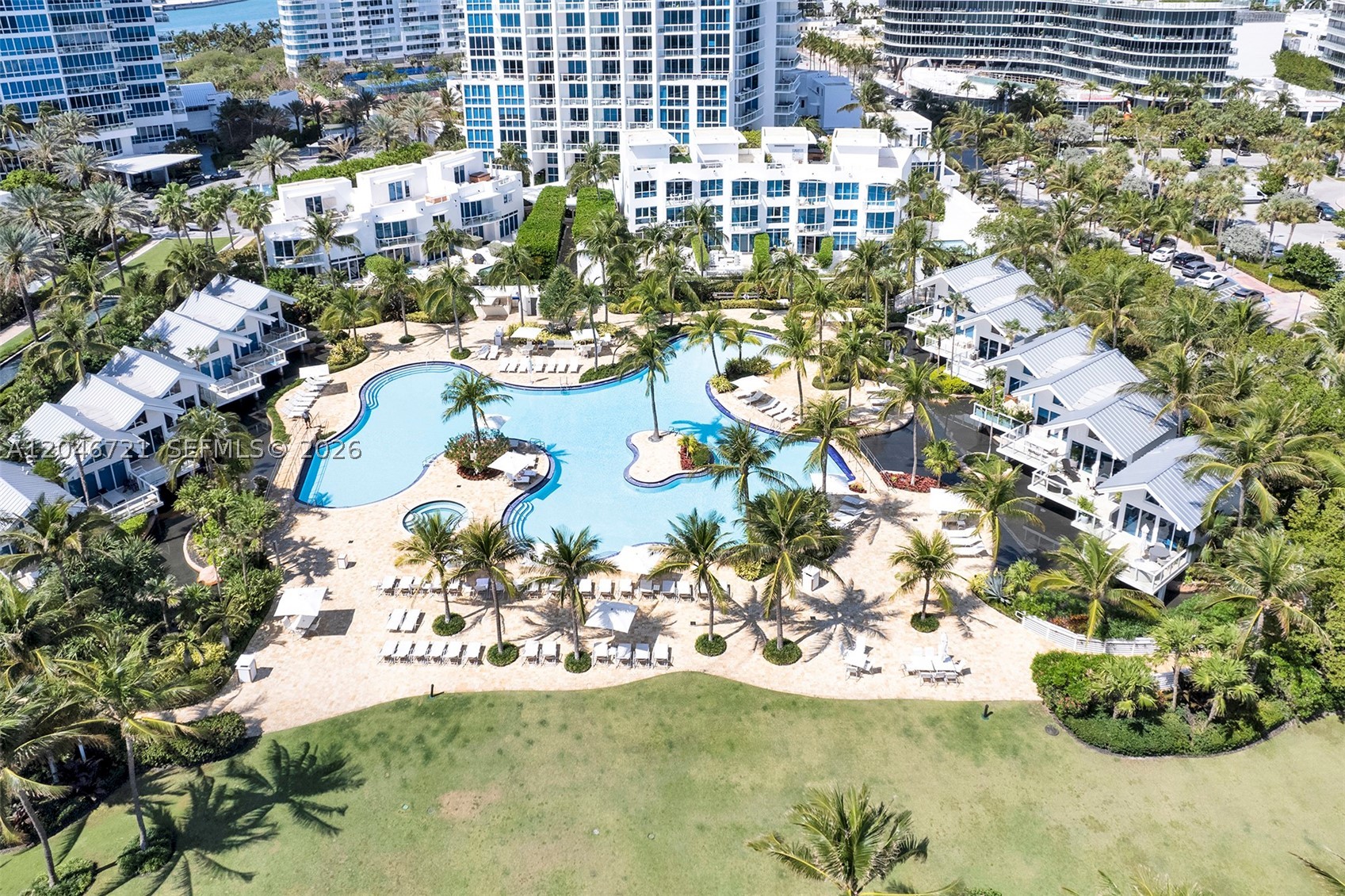 50 S Pointe Dr #2702, Miami Beach FL 33139