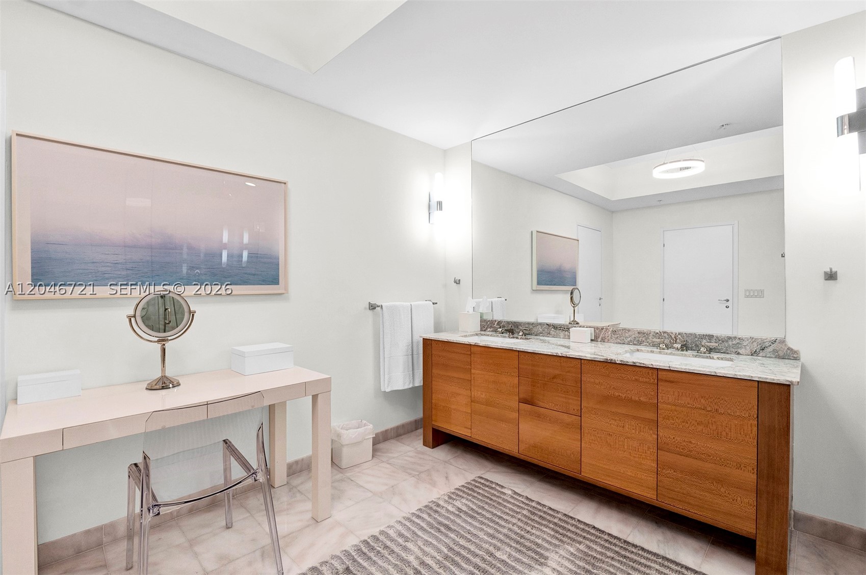 50 S Pointe Dr #2702, Miami Beach FL 33139