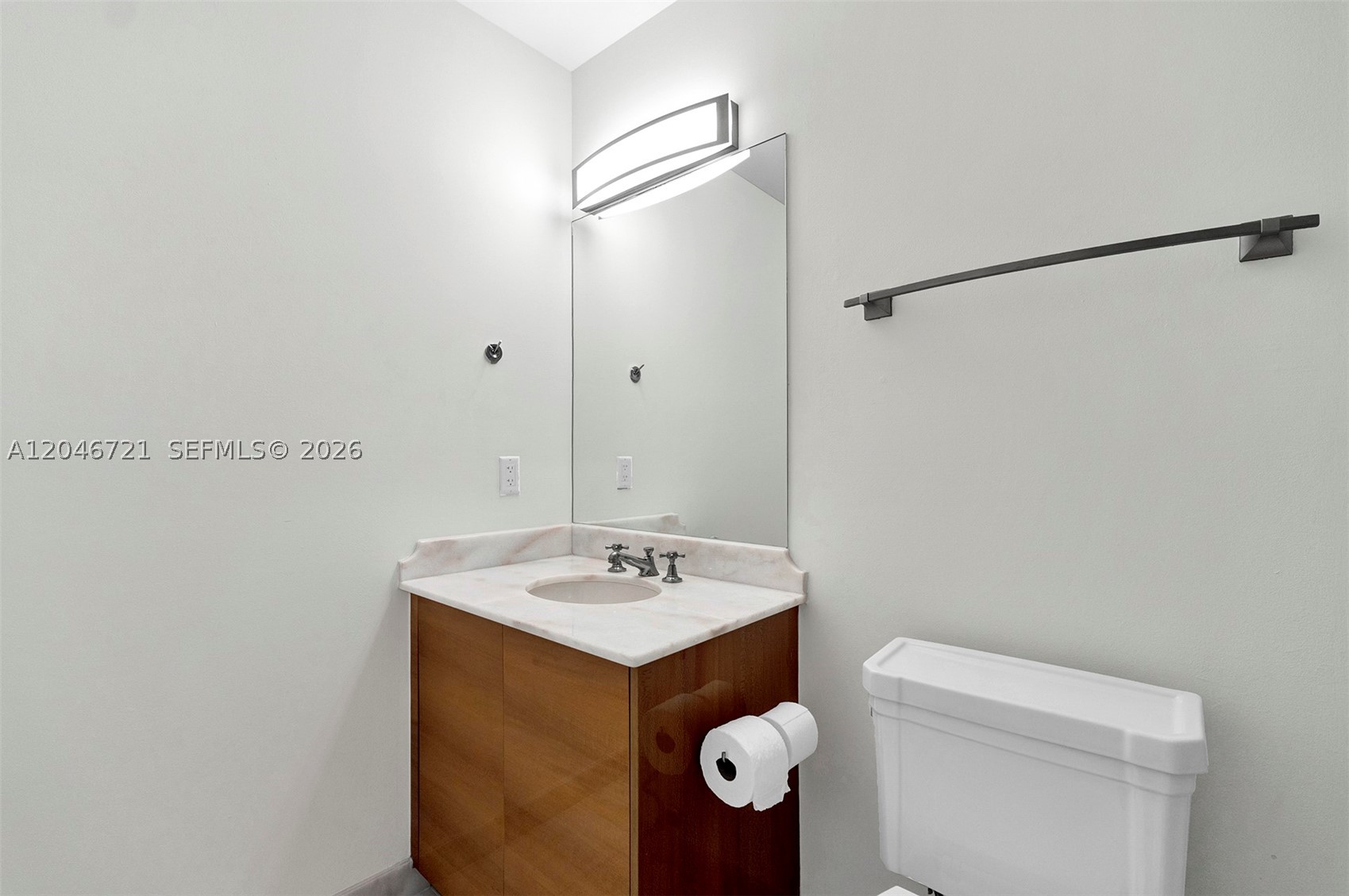 50 S Pointe Dr #2702, Miami Beach FL 33139
