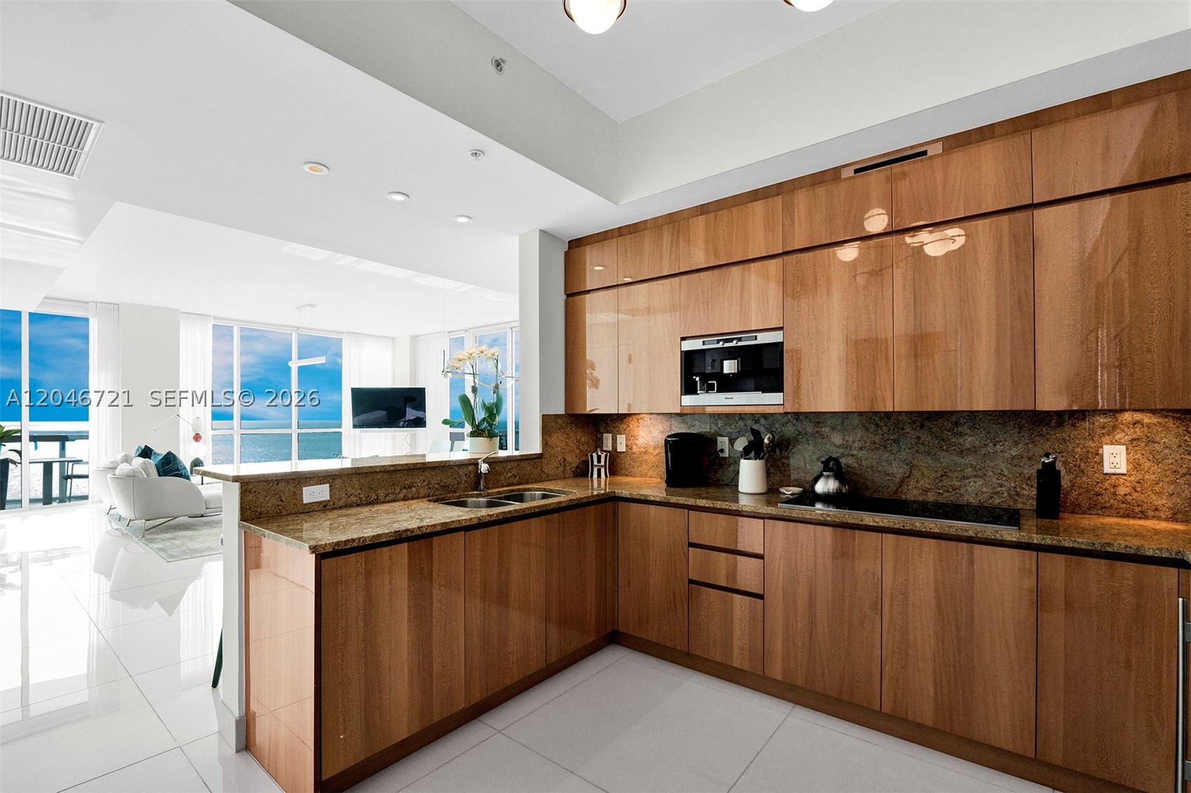 50 S Pointe Dr #2702, Miami Beach FL 33139