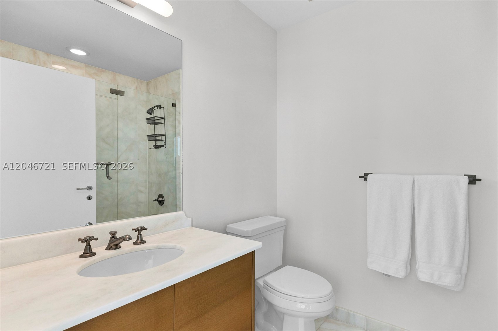 50 S Pointe Dr #2702, Miami Beach FL 33139