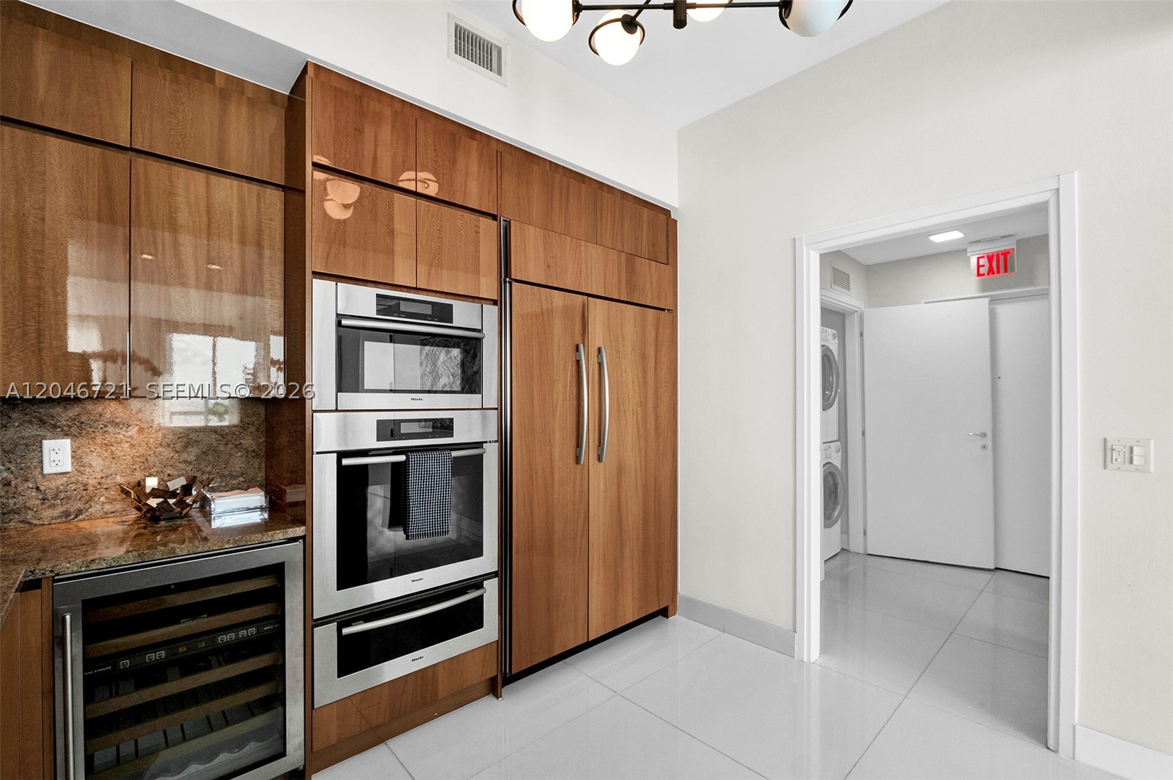 50 S Pointe Dr #2702, Miami Beach FL 33139